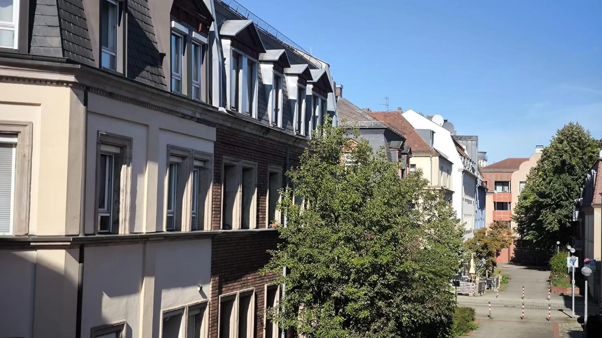 Falk Homes- Luxus Apartments, Ideal Fuer Geschaeftsreisende & Familien - Nahe Messe, Im Zentrum Nuernbergs Mit Balkon, Arbeitsplatz & Parkplatz, Self Check-In Núremberg