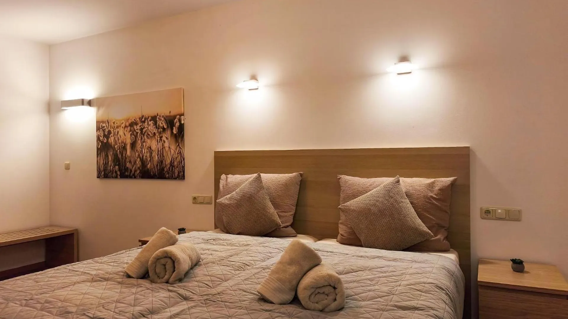 Apartamento Falk Homes- Luxus Apartments, Ideal Fuer Geschaeftsreisende & Familien - Nahe Messe, Im Zentrum Nuernbergs Mit Balkon, Arbeitsplatz & Parkplatz, Self Check-In