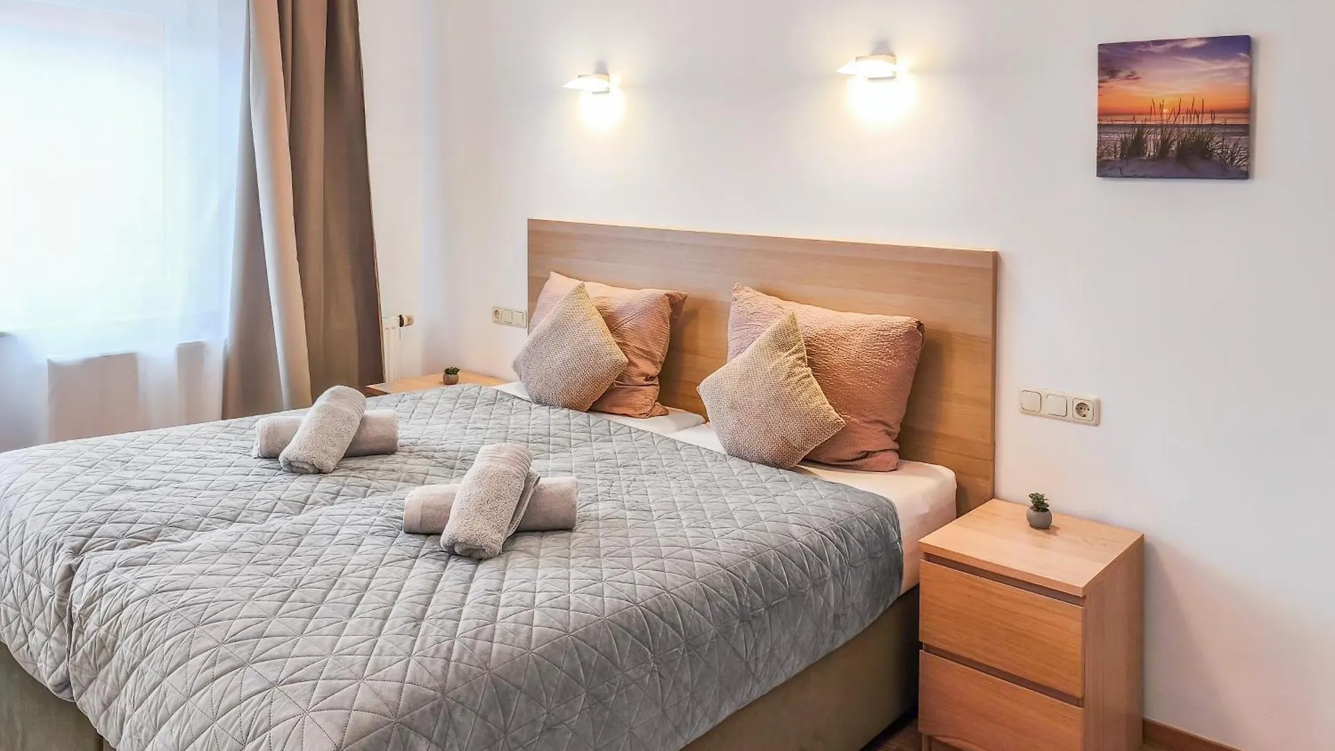 Falk Homes- Luxus Apartments, Ideal Fuer Geschaeftsreisende & Familien - Nahe Messe, Im Zentrum Nuernbergs Mit Balkon, Arbeitsplatz & Parkplatz, Self Check-In Apartamento Núremberg