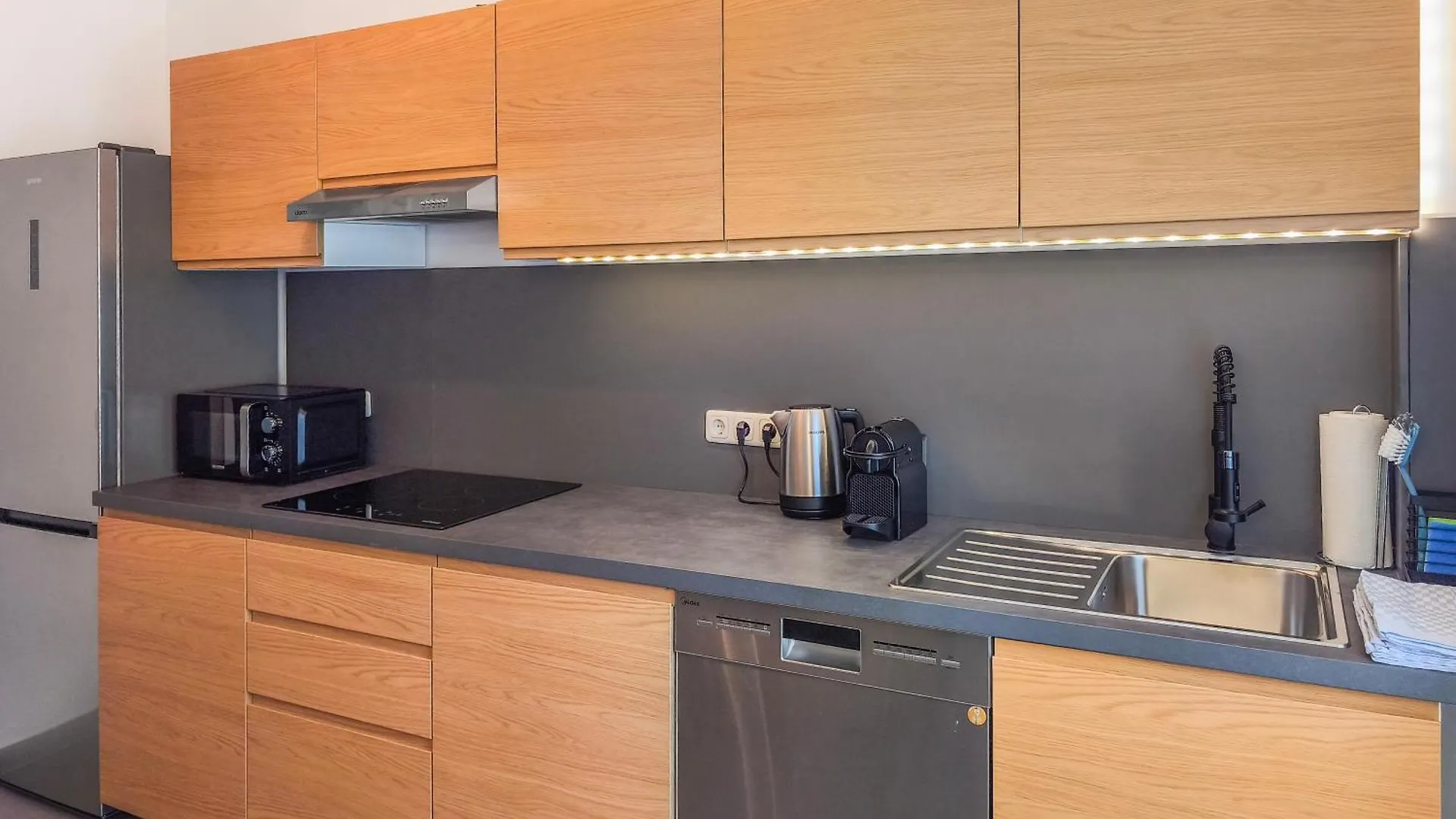 Apartment Falk Homes- Luxus Apartments, Ideal Fuer Geschaeftsreisende & Familien - Nahe Messe, Im Zentrum Nuernbergs Mit Balkon, Arbeitsplatz & Parkplatz, Self Check-In