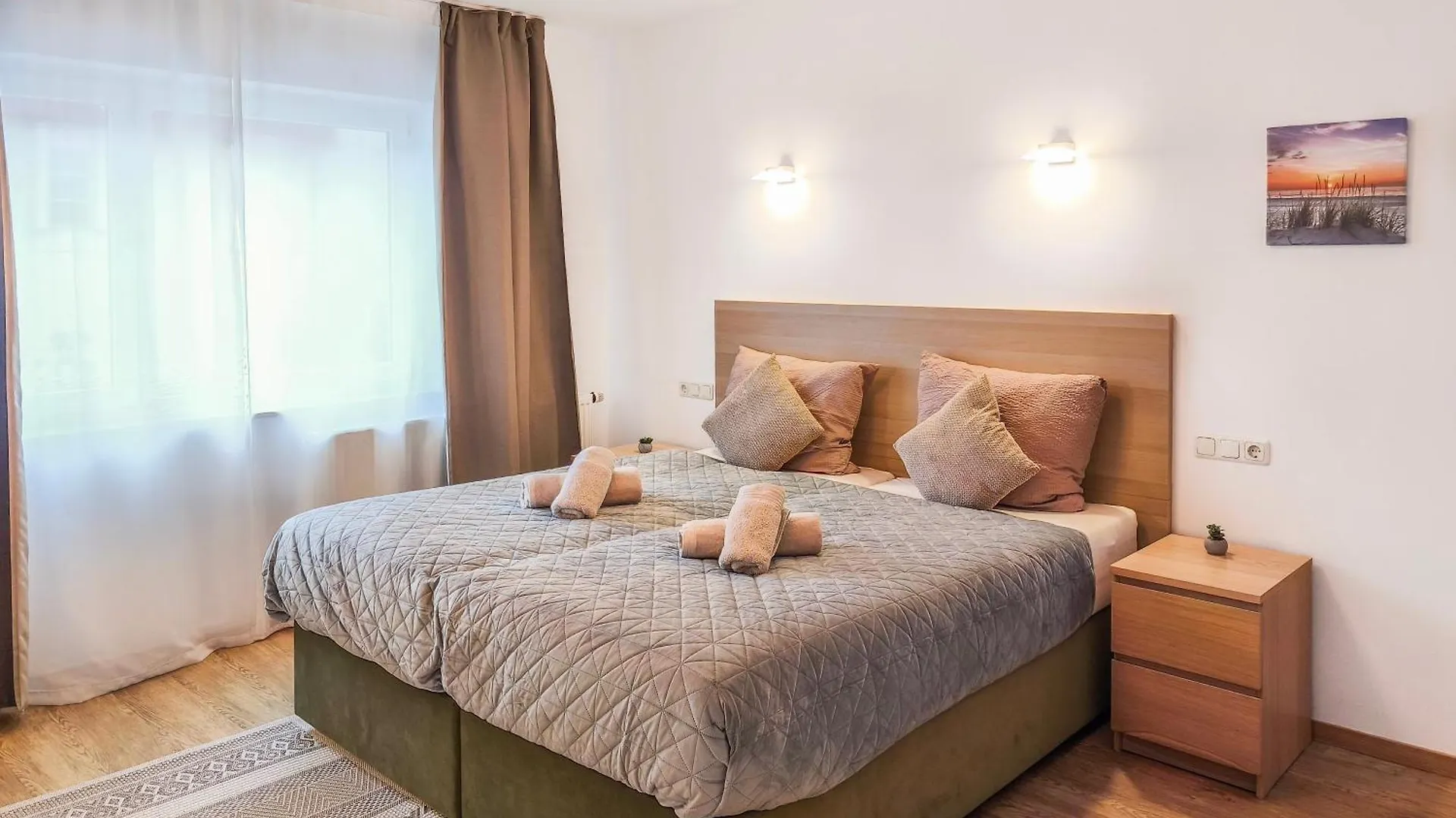 Apartamento Falk Homes- Luxus Apartments, Ideal Fuer Geschaeftsreisende & Familien - Nahe Messe, Im Zentrum Nuernbergs Mit Balkon, Arbeitsplatz & Parkplatz, Self Check-In Alemania