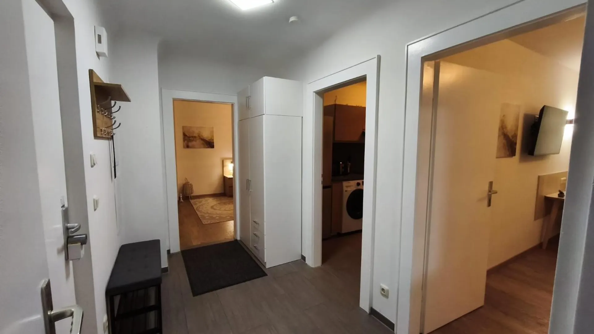 Apartment Falk Homes- Luxus Apartments, Ideal Fuer Geschaeftsreisende & Familien - Nahe Messe, Im Zentrum Nuernbergs Mit Balkon, Arbeitsplatz & Parkplatz, Inkl Grossen Ventilatoren, Handtuecher & Bettwaesche, Playmobilfunpark, Self Check-In Deutschland