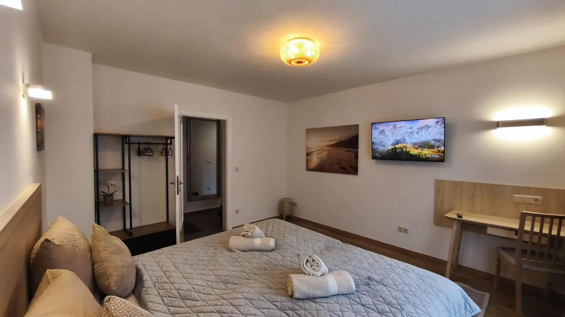 Apartment Falk Homes- Luxus Apartments, Ideal Fuer Geschaeftsreisende & Familien - Nahe Messe, Im Zentrum Nuernbergs Mit Balkon, Arbeitsplatz & Parkplatz, Self Check-In