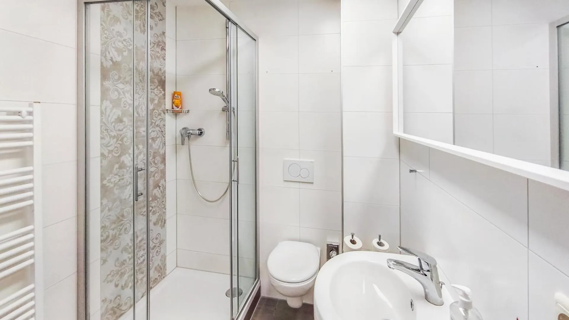 Apartment Falk Homes- Luxus Apartments, Ideal Fuer Geschaeftsreisende & Familien - Nahe Messe, Im Zentrum Nuernbergs Mit Balkon, Arbeitsplatz & Parkplatz, Self Check-In